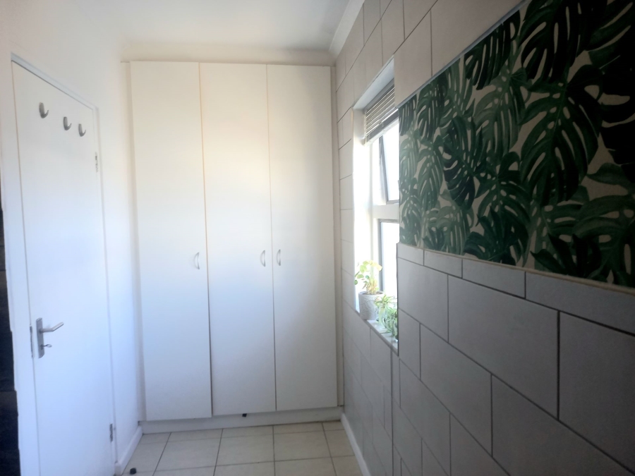 2 Bedroom Property for Sale in Maitland Western Cape